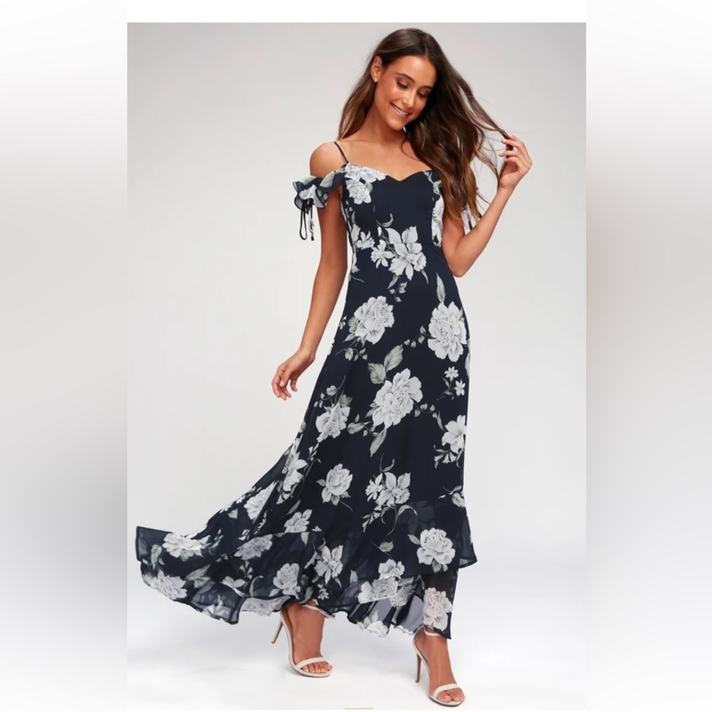 A-Bouquet Navy Blue Floral Print Off-the-Shoulder Maxi Dress
Size XS